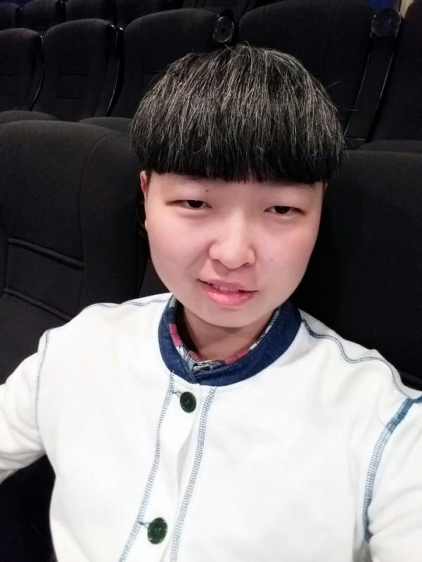 胡珊珊.jpg